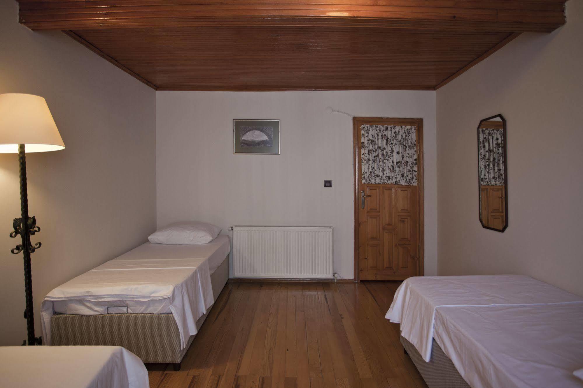 Veni Vidi Dormi Hostel Istanbul Bagian luar foto