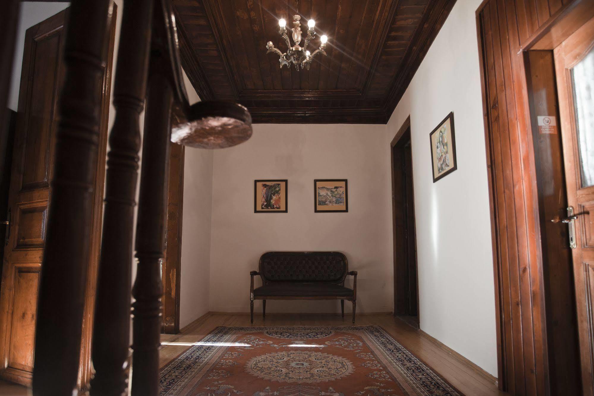 Veni Vidi Dormi Hostel Istanbul Bagian luar foto